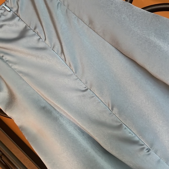 PRETTYLITTLETHING Satin Cowl Neck Hip Cut Out Dress - Picture 9 of 16